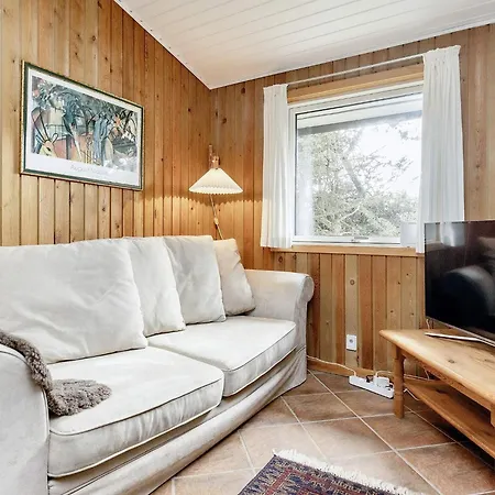 8 Person In Lokken-by Traum *