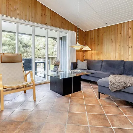 8 Person In Lokken-by Traum