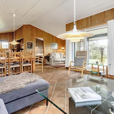 Holiday home Clxix *