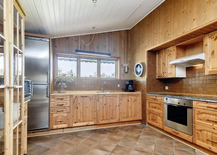 8 Person In Lokken-by Traum