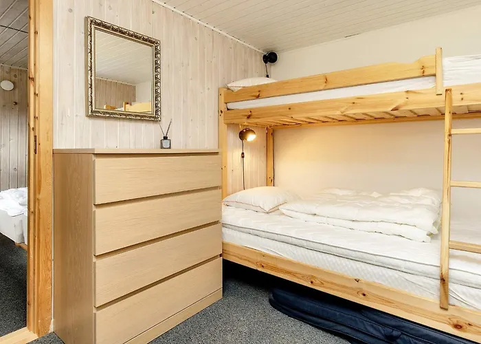 8 Person In Lokken-by Traum * Løkken