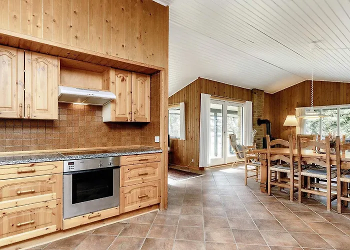 8 Person In Lokken-by Traum
